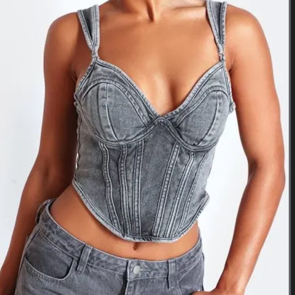 PRETTYLITTLETHING WASHED DIP HEM BUST CUP DENIM TOP SIZE 4